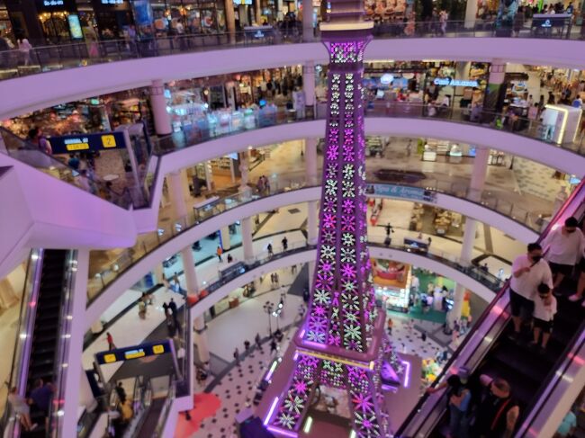 家族から頼まれていた　靴を探します・・・<br />サイズがなく　結局　セントラルデパートで購入