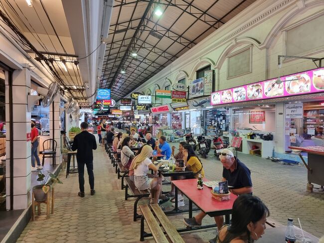 ゴルフ組の　E先輩と合流し　夕食！