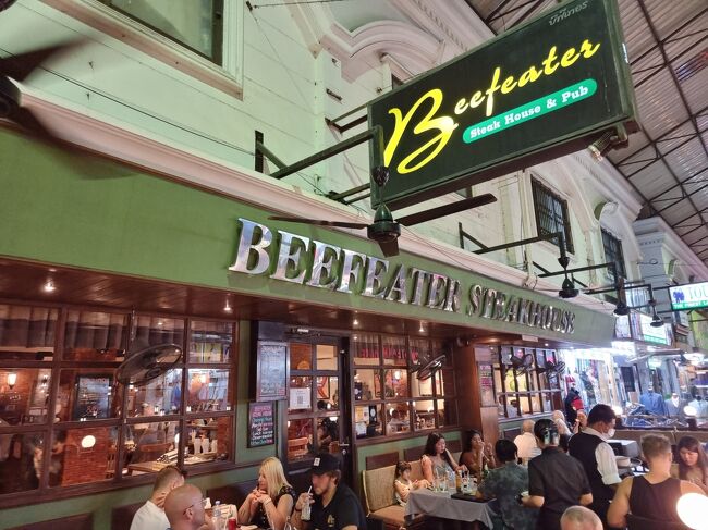 Beefeater Steak House and Pub<br />結構　有名な　人気のある　お店<br /><br />満席でしたので、少々　待ちました。