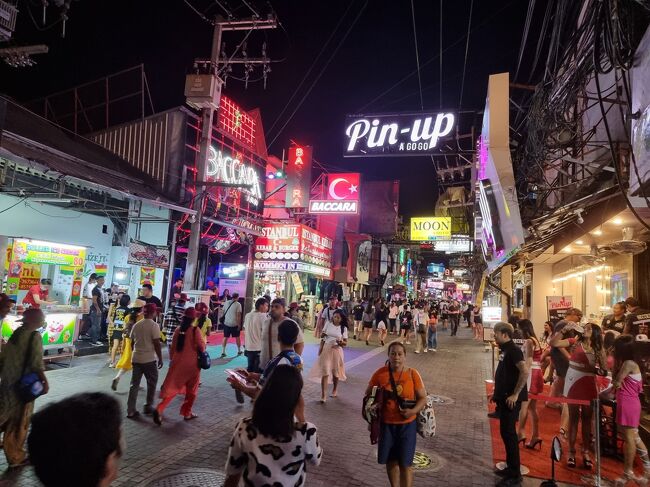 以前観た　YouTubeの情報より<br />多めの賑わい・・・<br />コロナ前　７０％程度の　復活でしょうか？