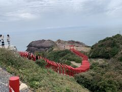 元乃隅稲成神社へ。
123基の赤鳥居がずらっと並んでいる神社です。