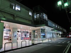 ■東急東横線・綱島駅
一日の乗降客数は10万4千人ですが、早朝のため人影は殆どありません。