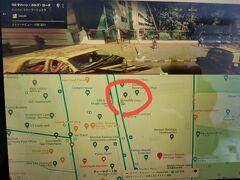 列車のチケットを買うために
外国人専用切符売り場へ

場所は
チャーチゲート駅正面の建物
写真の赤丸です
駅の中にはありません

ムンバイには大きな駅がいくつかあるので、
間違いないように