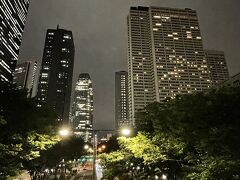 新宿駅方面。

『東京モード学園コクーンタワー』も見えてます。