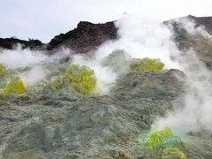 硫黄山
風向きによっては真っ白な蒸気と硫黄臭

あとは白川郷の硝石と木炭があれば出来ますね（怖