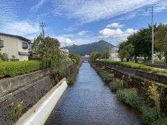 倉津川。
のどかな風景です。