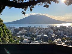 桜島フェリーに乗りホテルへ
フェリーではうどんを食べました