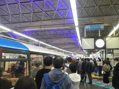そして10/15(土)朝8時過ぎです。

いつもですと所沢駅から羽田空港行きのバスが出ていて、それを利用するのですが、丁度良い時間の便が感染症対策のため運休中なのです。

なので今回は鉄道を利用して羽田に向かいます。