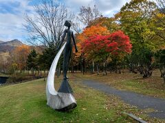 有珠山噴火記念公園

この公園には個性的なオブジェがたくさん。
このオブジェは「復活 52」。
