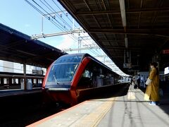 　　　　大和八木駅のホームで “ひのとり” をお出迎え

　　　　　　(大和八木10:29発～名古屋着12:06)