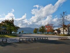 15:10
十和田湖 休屋(やすみや)に到着
バスを降りると、すぐに十和田湖が見えました♪