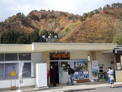 只見駅。駅前でちょっとしたイベントをやっていて立ち寄りました。