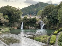 轟の滝公園に立ち寄る。

轟の滝公園　17：20（26.1km・31.3km・31.3km・46.1km/h）
　　　　　　17：42