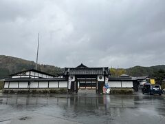 最上川舟下りの乗船所がある、戸澤藩舟番所
・・・天気が悪く、舟下りは断念して、新庄に戻りました