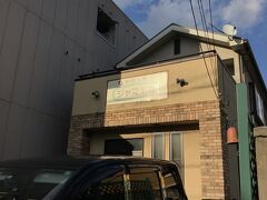 駅からすぐのところに喫茶店。