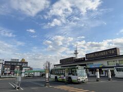 ●一ノ関駅

ホテルからいったん「一ノ関駅」へ行き、駅前のコインロッカーに荷物を預けて準備を整え、ここからは岩手県交通の路線バスに乗り、ユネスコの世界遺産に選定された「平泉」へと向かいます。