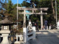 食後、寒川神社へ。。