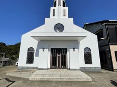 美しい・・土井ノ浦教会。