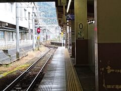 あっという間に越後湯沢駅。
ここから在来線に乗り換え大沢駅まで向かう。

０番線、渋いなあ。
直江津行きの始発はここから出るようだ。