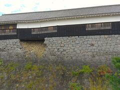 熊本城の数寄櫓
震災の爪痕が残る