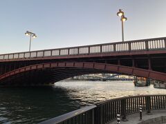 隅田川に架かる吾妻橋。
