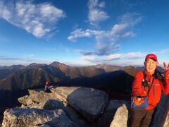 6:26着　鳳凰山・観音岳登頂。標高　2,840ｍ。