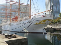 日本丸メモリアルパーク　

国の重要文化財の「帆船日本丸」が保存されている。