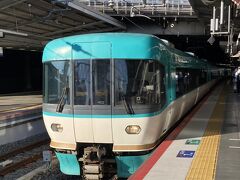 新大阪15:15 (阪和線 紀勢本線 特急くろしお4号 指定席)19:28新宮
くろしおに自由席は無い。JR特急から自由席が無くなる傾向にあるのは残念。
晩秋で日没が早く白浜以降は闇。 