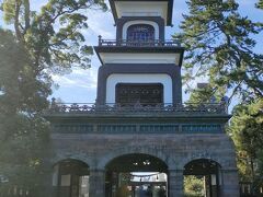 尾山神社にある珍しい和漢洋の3つの建築様式が用いられた「神門」が見たかった。国の重要文化財。
