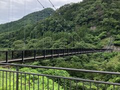 鬼怒川は2回目だけどここは初めて。

全長140メートルの歩道専用吊橋。
高さは37メートルとのこと。