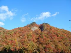 近くの鳴子ダムへ、紅葉を楽しみに移動。