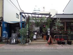 掛川駅から1時間ほど電車に乗り、静岡駅に戻る。
パフェを食べようとアオイパフェに行ったら、定休日でもないのにお休みだった。
(；一_一)

仕方ないので新静岡駅前にあるペガサートのBerryに行ったのだが、そこは休業日はないのに閉まっていた。

ちょっ凹むわ。