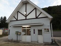 17:43
北海道磯谷郡蘭越町昆布町。
昆布に停車。

昭和37年10月15日開業。
徒歩3分の所に昆布川温泉があります。