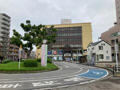 まずは新京成電車に乗り京成津田沼駅へ。ここから羽田空港行きのリムジンバスに乗車します。京急電車などを使ってオール電車で行くよりも、体が楽なんですよね。