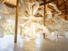 最初の家はF邸。

家プロジェクトはパスポートを提示されるところと、何もなしで見れる場所がありまして、提示が必要だったのはこのF邸とC邸だけでした。

ちなみにC邸は写真撮影禁止だったので、旅行記に写真はないです。