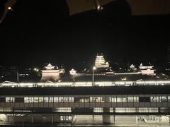 部屋からの福山城ライトアップ風景