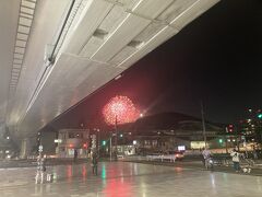 千駄ヶ谷駅を降りたら大きな音が。