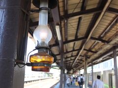 ＪＲ札幌駅から電車でサクッと小樽へ

途中、海岸線を走る景色に北海道を感じる
駅と駅の間がめちゃくちゃ長い区間もあり