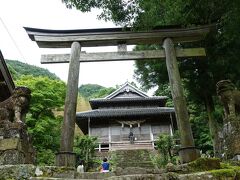 　龍源寺間歩を出ると佐毘賣山（ひさめやま）神社。