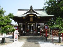 明治の神仏分離により称名寺から移設された神社で、元々菅原神を祀っていたことから天満宮の名が付いたそうで、合格祈願、厄除け、商売繫盛などにご利益があるそうです。