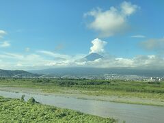 帰りの新幹線からも富士山が見えました。