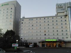 今回の宿です。
初めて泊まる東武エアポートです。

成田の定宿の日航は早くから満室でした。
この日だけピンポイントに予約不可だったので、
貸し切りでしょうか。