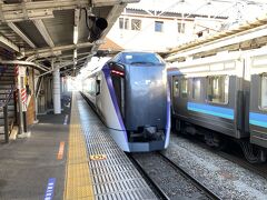 1時間弱で大月駅に到着。
ここで富士急行線に乗り換えます。