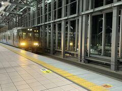 スタイリッシュな電車
元はＪＲだったんだろうな。
富山黒部間の移動が夜で真っ暗で、残念。