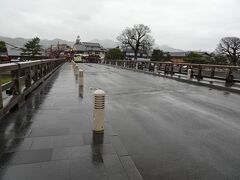 嵐山に入る
渡月橋