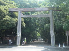 続いてやって来たのは日本三大神宮のひとつである【熱田神宮】です。