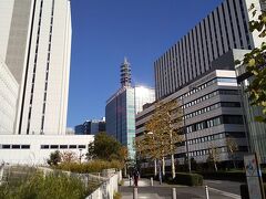 横浜東急REIホテルの横を通過する。