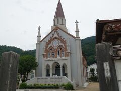 　昭和６年に再建された津和野カトリック教会。日本建築が続く中で異彩を放っています。