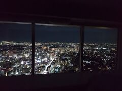 横浜ロイヤルパークホテル　部屋からの夜景