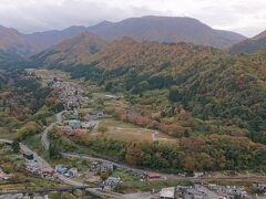 五大堂に着きました。

紅葉がとってもきれい。素晴らしい眺めです。